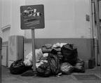 Müllhaufen trotz Verbotsschild