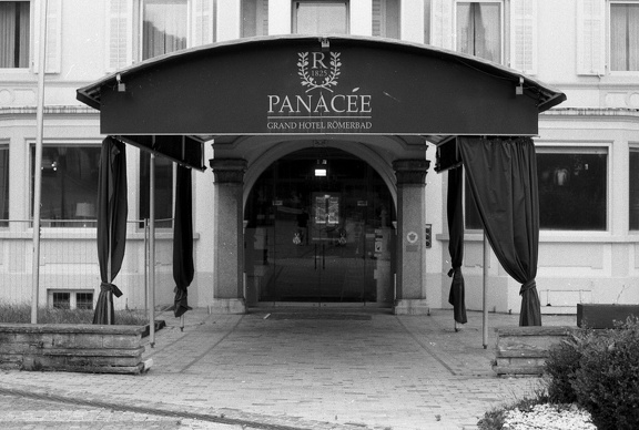 Hoteleingang des Panacée